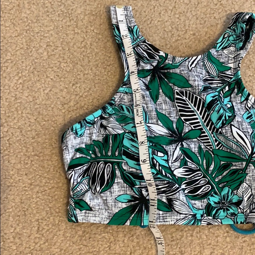 Halter bathing suit Top - Picture 4 of 6